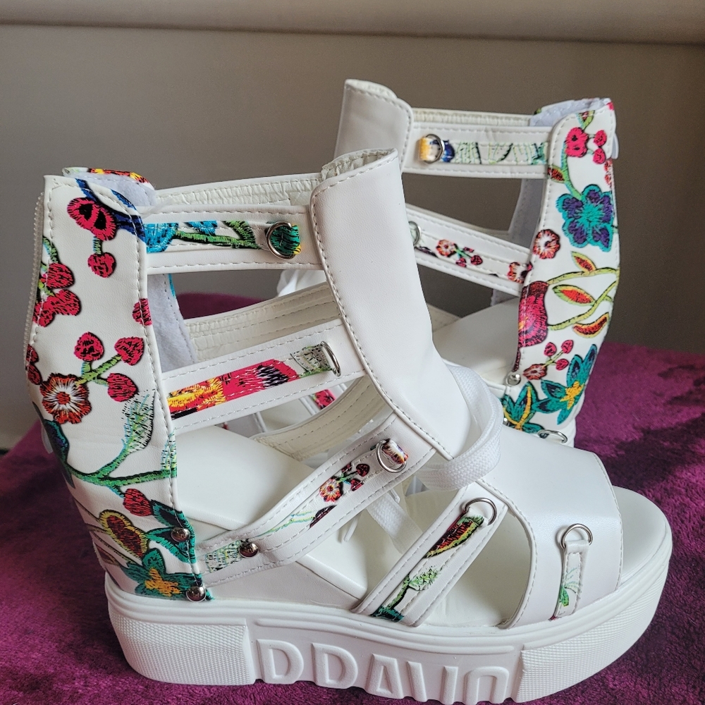 Floral Cutout Wedges *NEVER WORN*